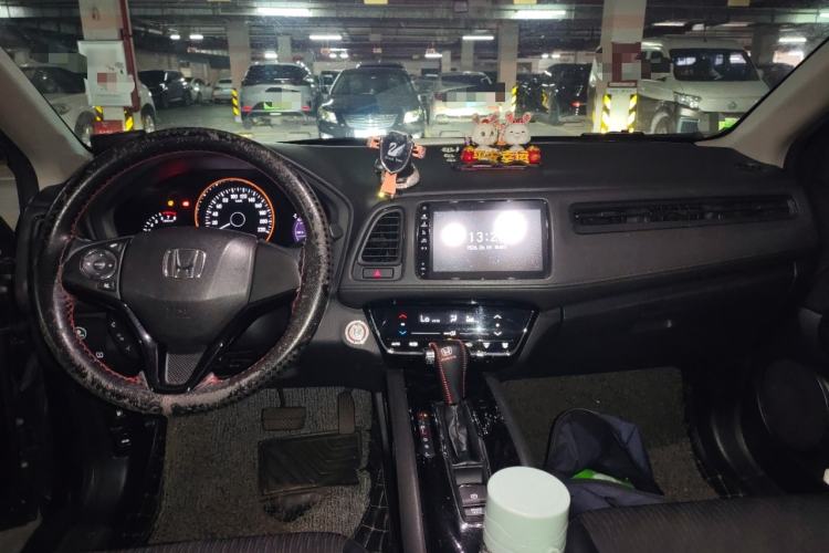 Used Honda Vezel 2020 220 TURBO CVT Luxury Edition Center Console