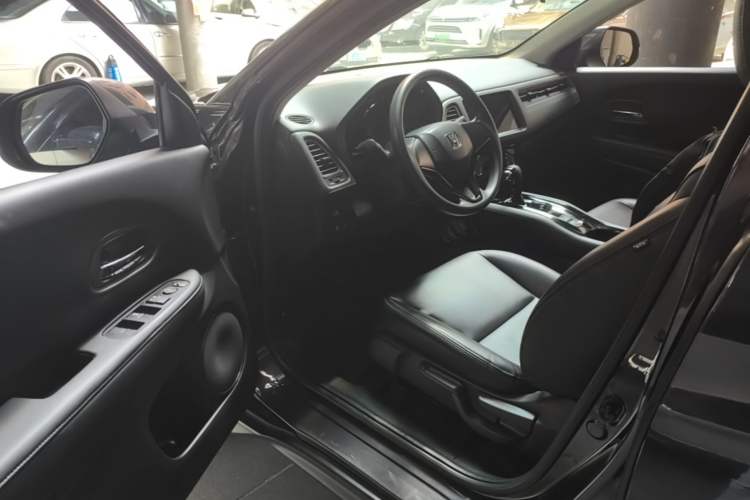 Used Honda Vezel 2020 1.5L CVT Elite Edition Driver Seat