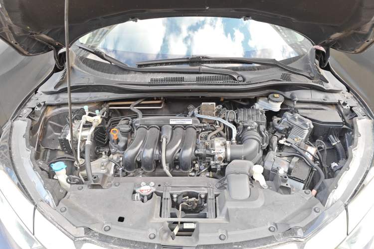 Used Honda Vezel 2020 1.5L CVT Pioneer Edition Engine Bay