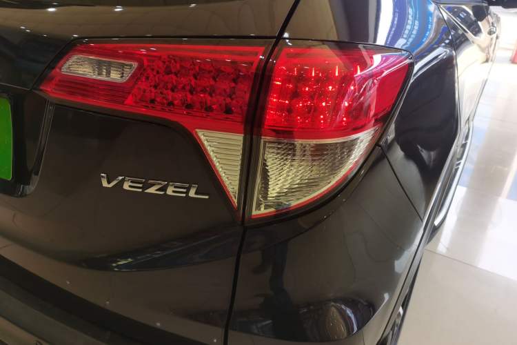 Used Honda Vezel 2020 1.5L CVT Pioneer Edition Exterior 3
