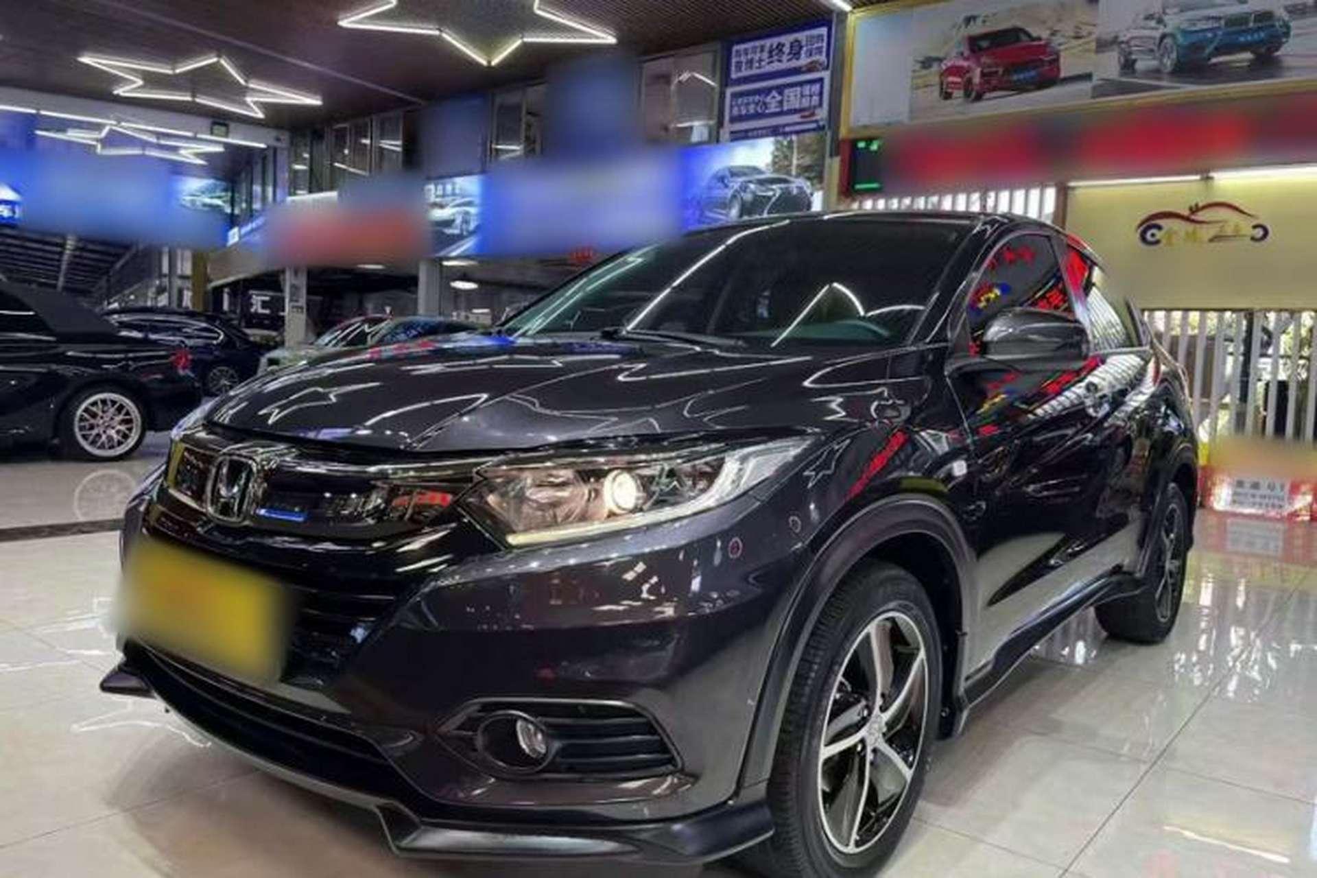 Used Honda Vezel 2020 1.5L CVT Pioneer Edition Front Left 45 Deg