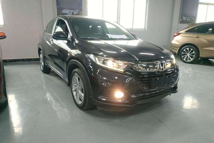 Used Honda Vezel 2020 220 TURBO CVT Elite Edition Front Right 45 Deg