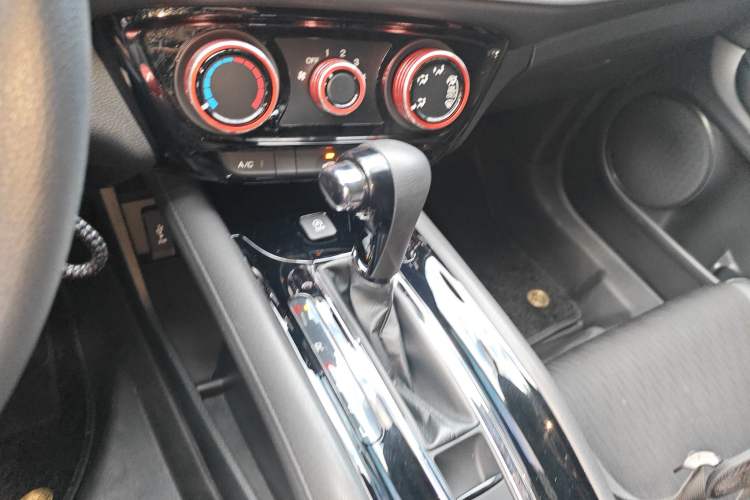 Used Honda Vezel 2020 1.5L CVT Pioneer Edition Gear Lever