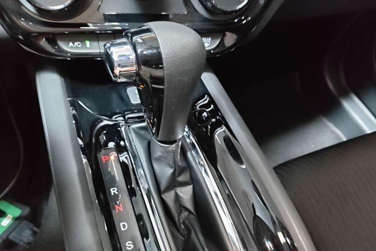 Used Honda Vezel 2020 1.5L CVT Pioneer Edition Gear Lever