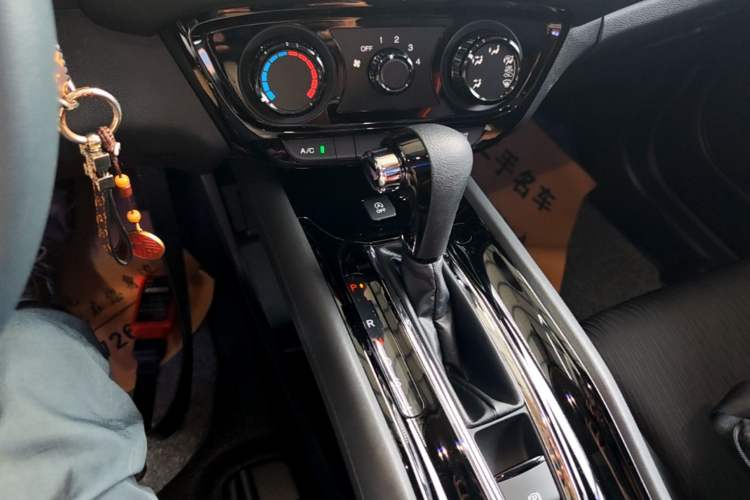 Used Honda Vezel 2020 1.5L CVT Pioneer Edition Gear Lever