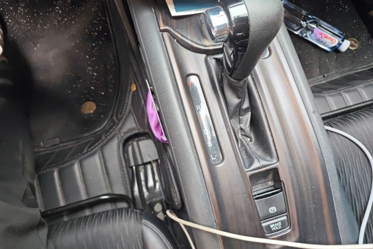 Used Honda Vezel 2020 220 TURBO CVT Luxury Edition Gear Lever