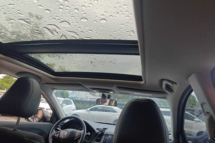 Used Honda Vezel 2020 1.5L CVT Pioneer Edition Headliner