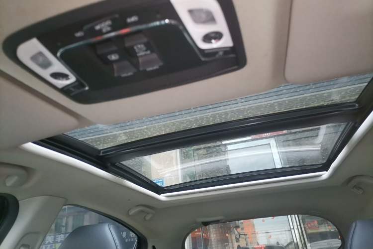 Used Honda Vezel 2020 1.5L CVT Pioneer Edition Headliner