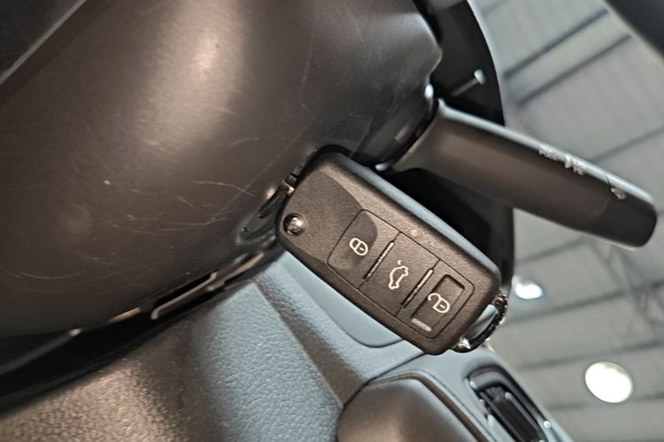 Used Honda Vezel 2020 1.5L CVT Pioneer Edition Interior 1