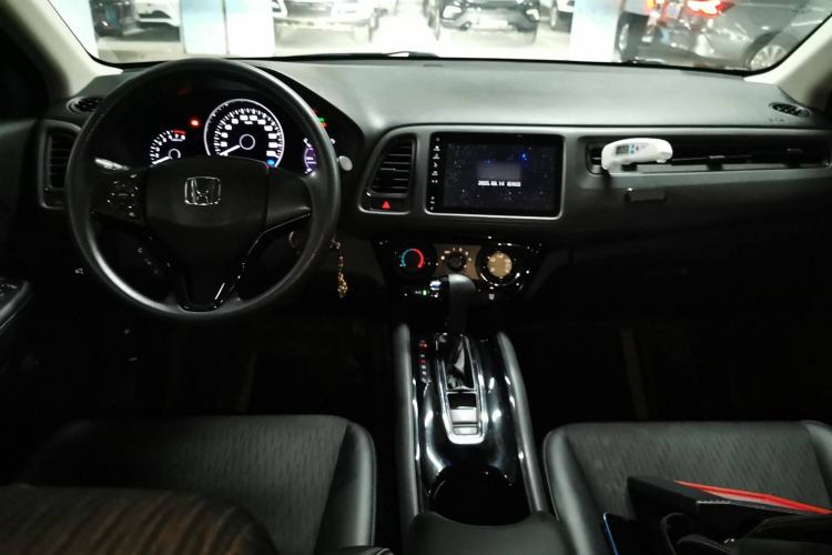 Used Honda Vezel 2020 1.5L CVT Pioneer Edition Interior 2