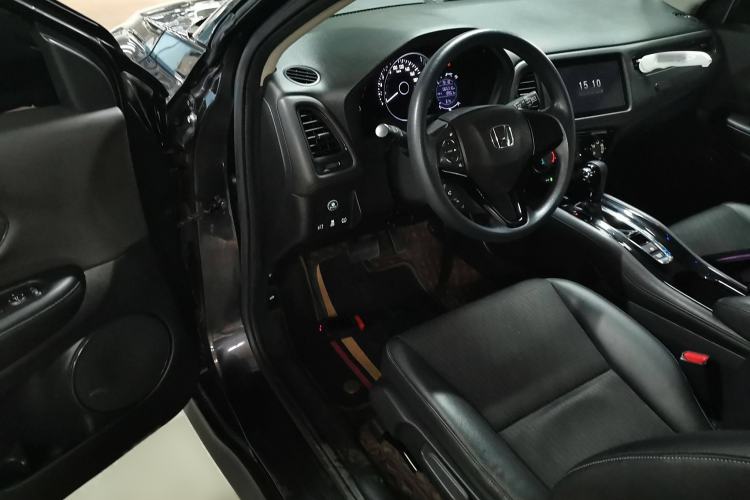 Used Honda Vezel 2020 1.5L CVT Pioneer Edition Interior 3