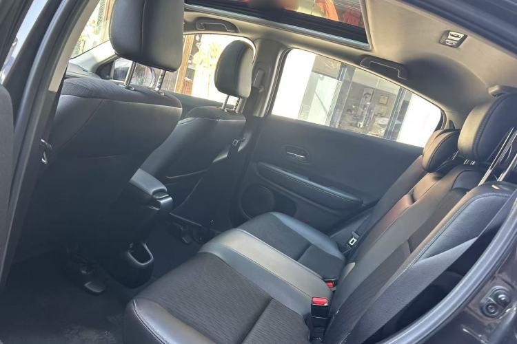 Used Honda Vezel 2020 1.5L CVT Pioneer Edition Interior 3