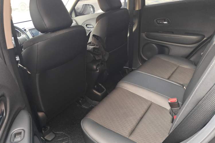 Used Honda Vezel 2020 1.5L CVT Pioneer Edition Interior 4