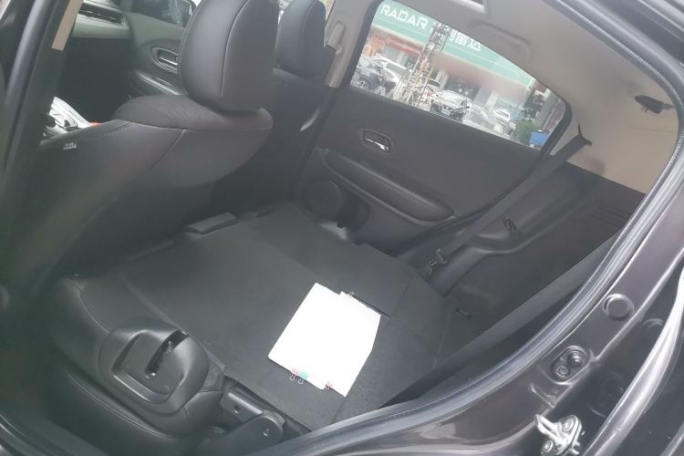 Used Honda Vezel 2020 1.5L CVT Pioneer Edition Interior 4