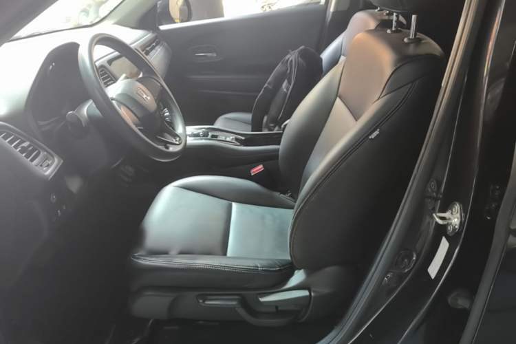 Used Honda Vezel 2020 1.5L CVT Elite Edition Left Front Seat