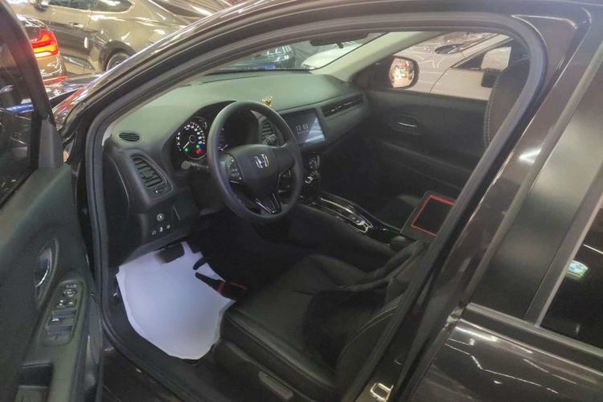 Used Honda Vezel 2020 1.5L CVT Pioneer Edition Left Front Seat
