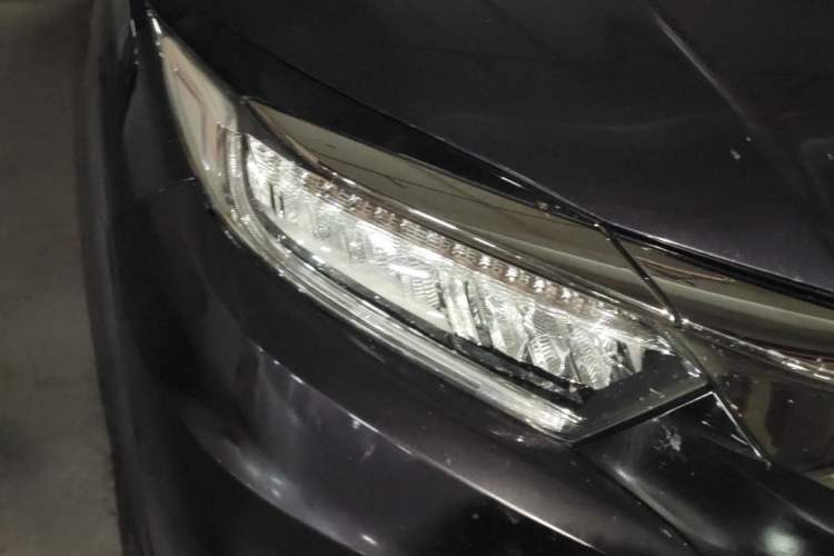 Used Honda Vezel 2020 220 TURBO CVT Luxury Edition Right Front Headlight