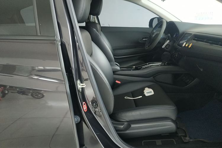 Used Honda Vezel 2020 1.5L CVT Pioneer Edition Right Front Seat