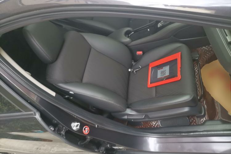 Used Honda Vezel 2020 1.5L CVT Pioneer Edition Right Front Seat