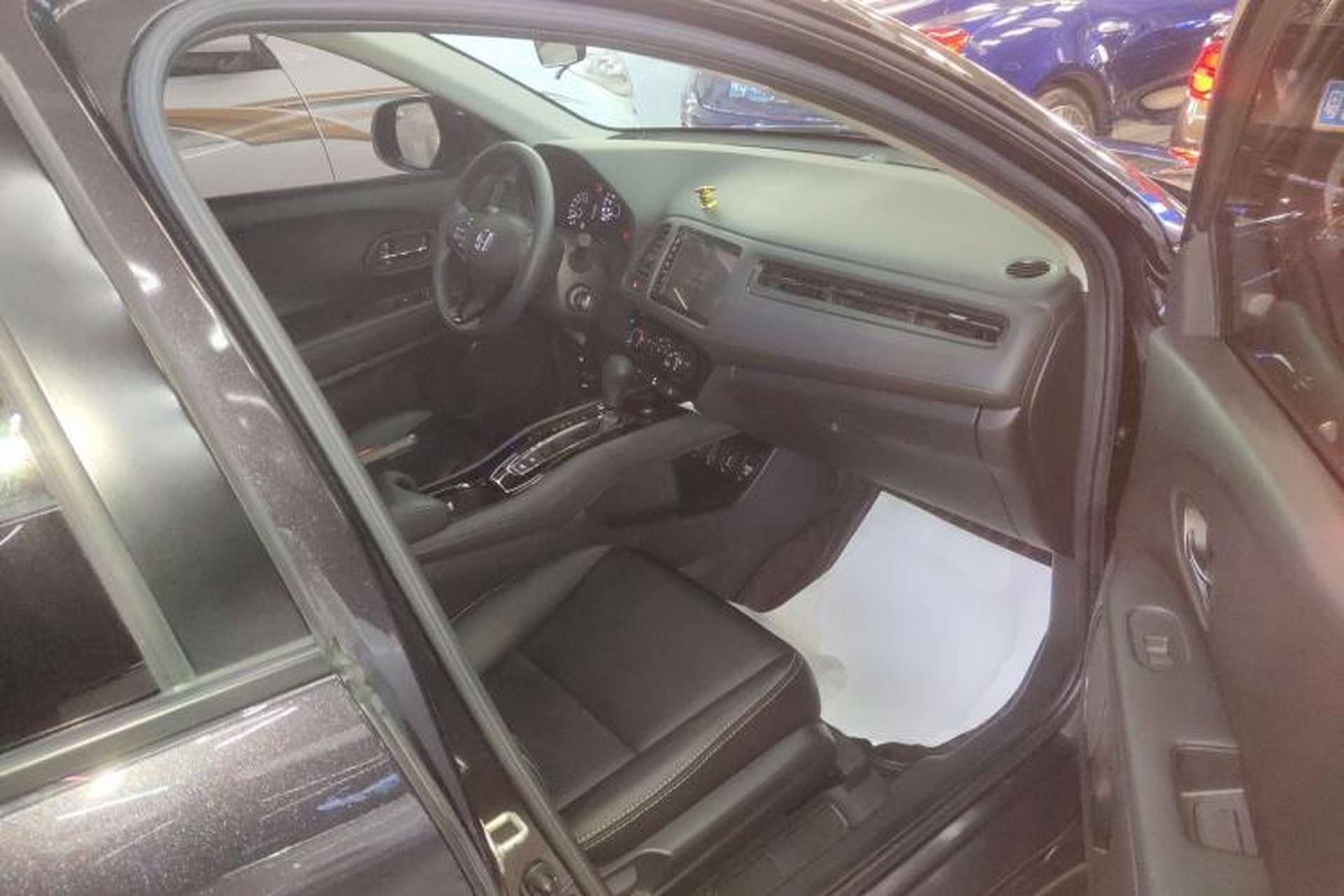 Used Honda Vezel 2020 1.5L CVT Pioneer Edition Right Front Seat