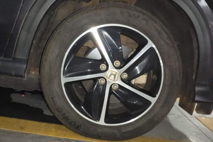 Used Honda Vezel 2020 220 TURBO CVT Luxury Edition Right Front Wheel Hub