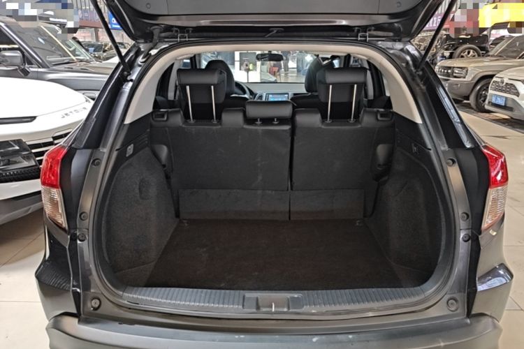 Used Honda Vezel 2020 1.5L CVT Pioneer Edition Trunk