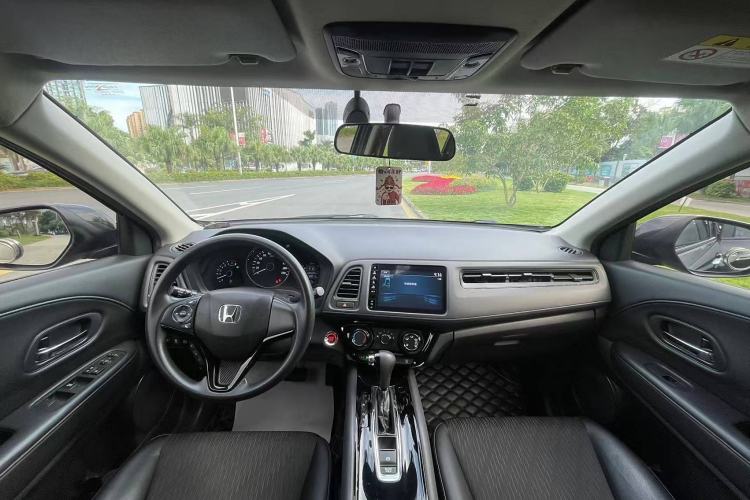 Used Honda Vezel 2020 1.5L CVT Luxury Edition Center Console
