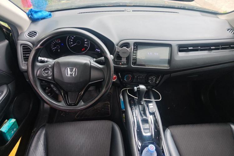 Used Honda Vezel 2020 1.5L CVT Luxury Edition Center Console