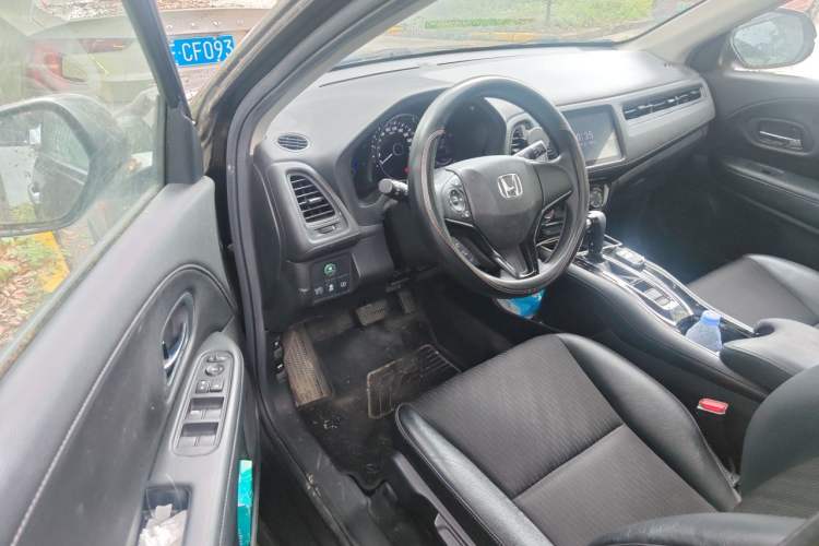 Used Honda Vezel 2020 1.5L CVT Luxury Edition Driver Seat