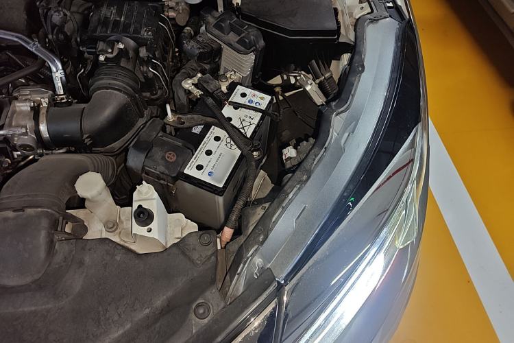 Used Honda Vezel 2020 1.5L CVT Pioneer Edition Engine Bay Left