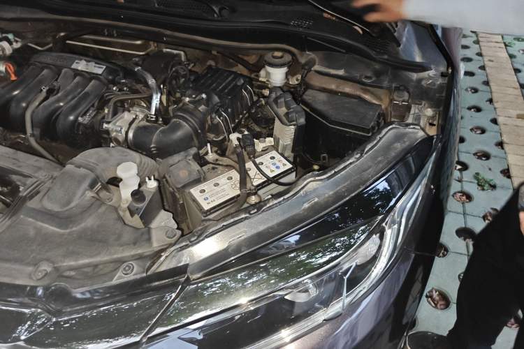Used Honda Vezel 2020 1.5L CVT Pioneer Edition Engine Bay Left