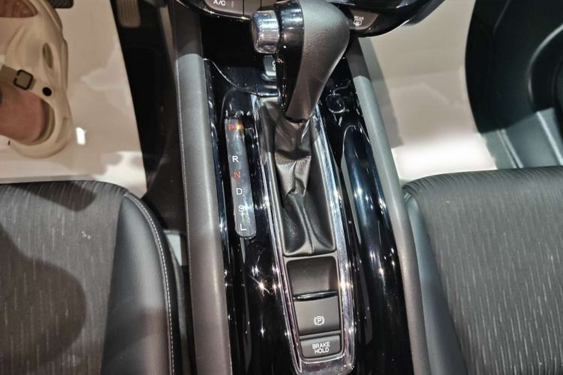 Used Honda Vezel 2020 1.5L CVT Pioneer Edition Gear Lever