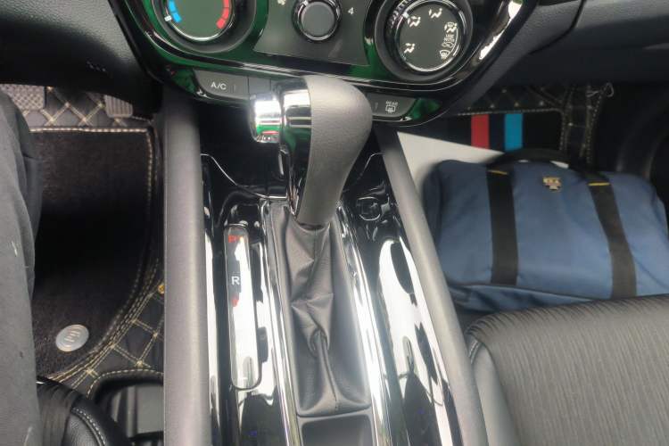 Used Honda Vezel 2020 1.5L CVT Pioneer Edition Gear Lever