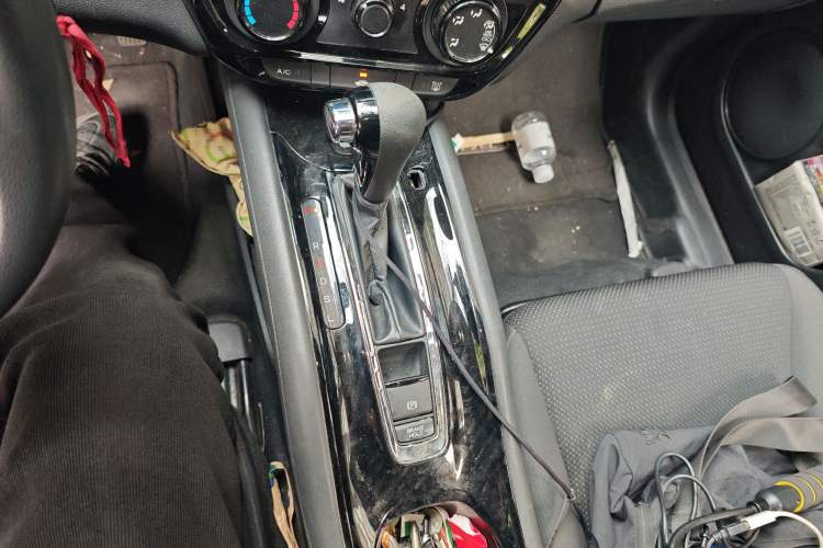 Used Honda Vezel 2020 1.5L CVT Elite Edition Gear Lever
