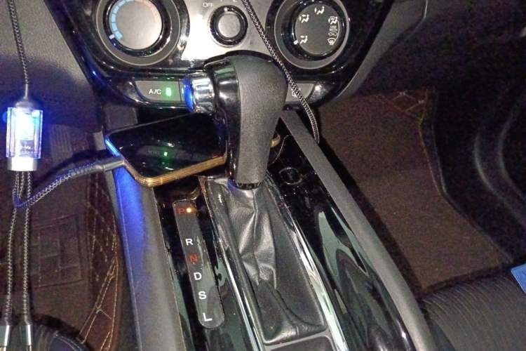 Used Honda Vezel 2020 1.5L CVT Pioneer Edition Gear Lever
