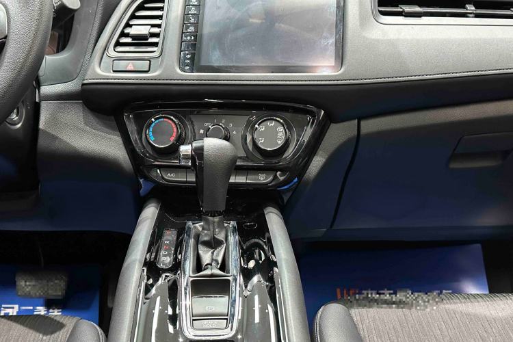 Used Honda Vezel 2020 1.5L CVT Pioneer Edition Interior 11