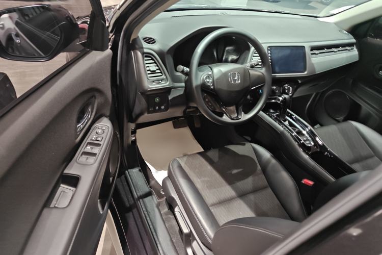 Used Honda Vezel 2020 1.5L CVT Pioneer Edition Interior 3