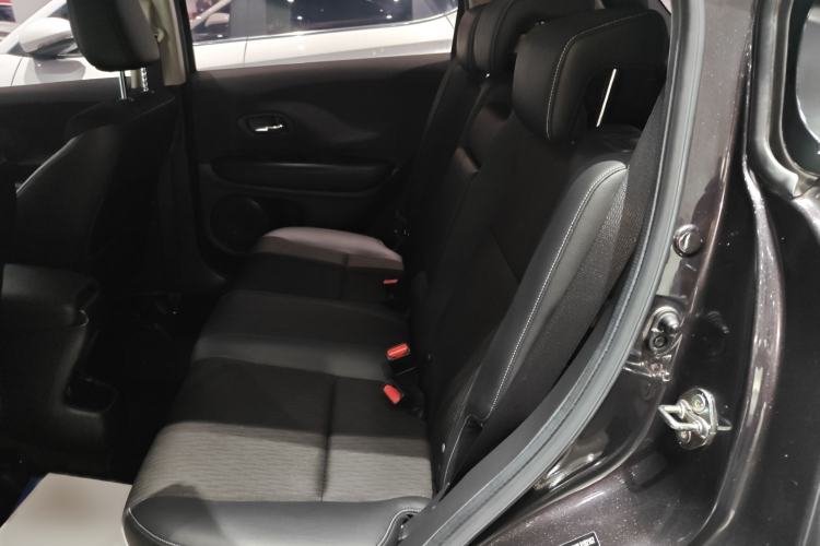 Used Honda Vezel 2020 1.5L CVT Pioneer Edition Interior 4