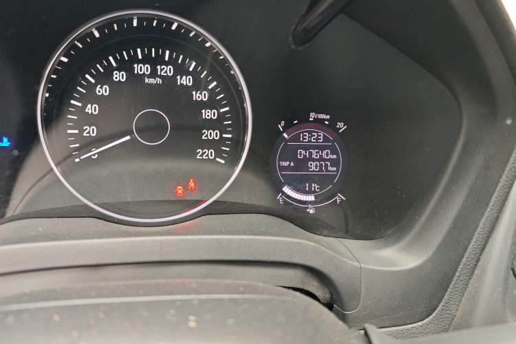 Used Honda Vezel 2020 1.5L CVT Elite Edition Odometer Close Up