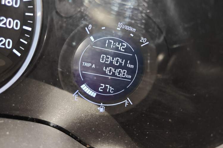 Used Honda Vezel 2020 1.5L CVT Pioneer Edition Odometer Close Up