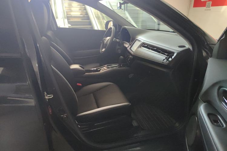Used Honda Vezel 2020 1.5L CVT Pioneer Edition Right Front Seat