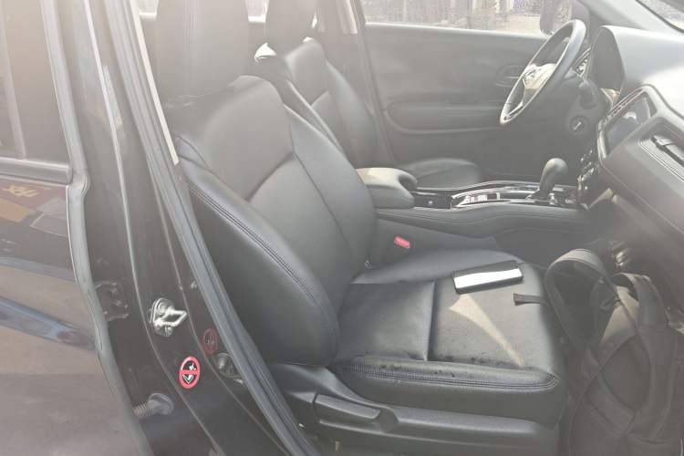 Used Honda Vezel 2020 1.5L CVT Pioneer Edition Right Front Seat