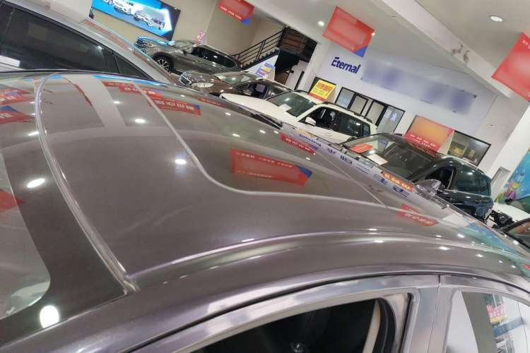 Used Honda Vezel 2020 1.5L CVT Elite Edition Roof