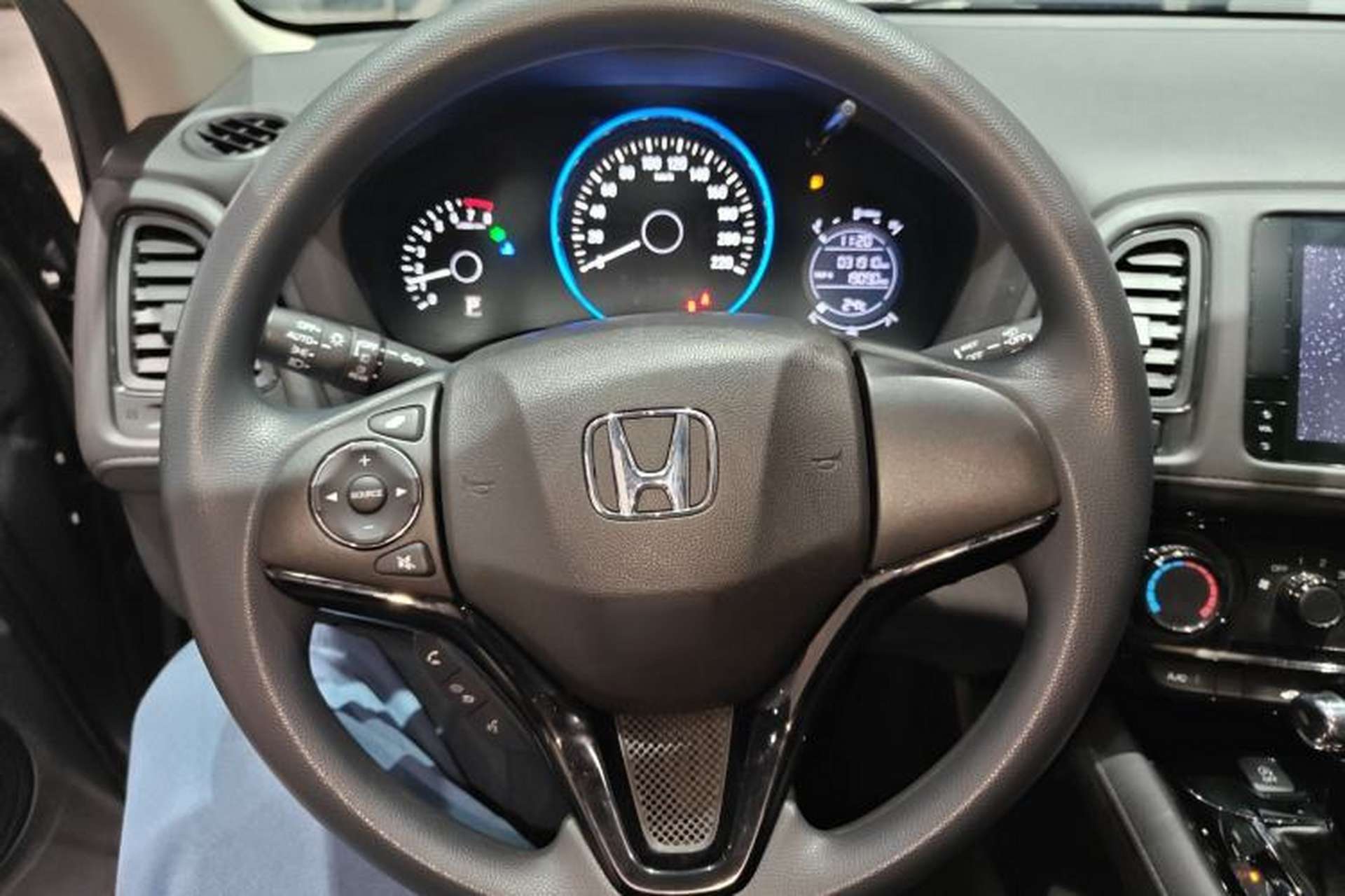 Used Honda Vezel 2020 1.5L CVT Pioneer Edition Steering Wheel