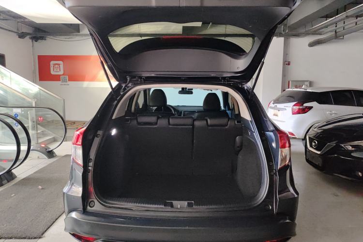 Used Honda Vezel 2020 1.5L CVT Pioneer Edition Trunk