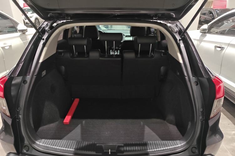 Used Honda Vezel 2020 1.5L CVT Pioneer Edition Trunk