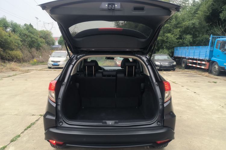 Used Honda Vezel 2020 1.5L CVT Pioneer Edition Trunk