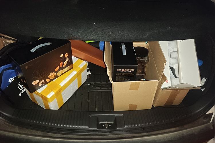 Used Honda Vezel 2020 1.5L CVT Pioneer Edition Trunk