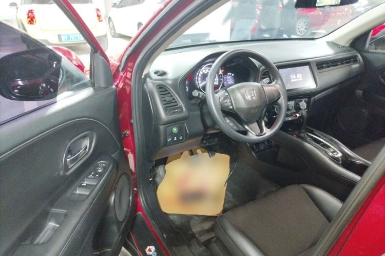 Used Honda Vezel 2020 1.5L CVT Luxury Edition Driver Seat