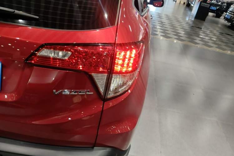Used Honda Vezel 2020 1.5L CVT Pioneer Edition Exterior 3